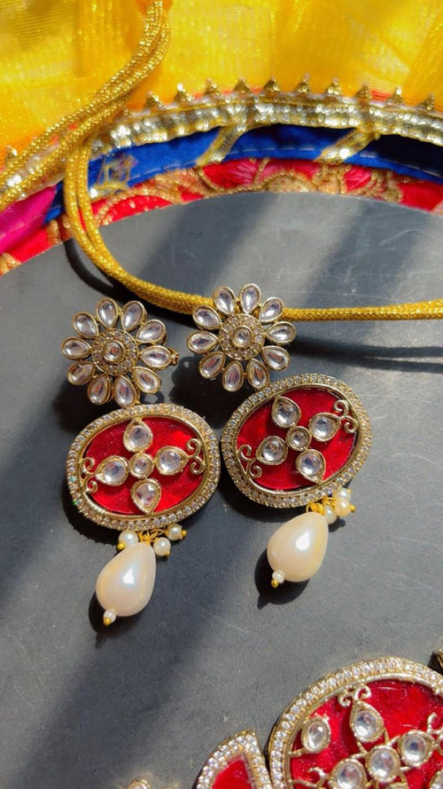 Amrapali MOP Choker Set