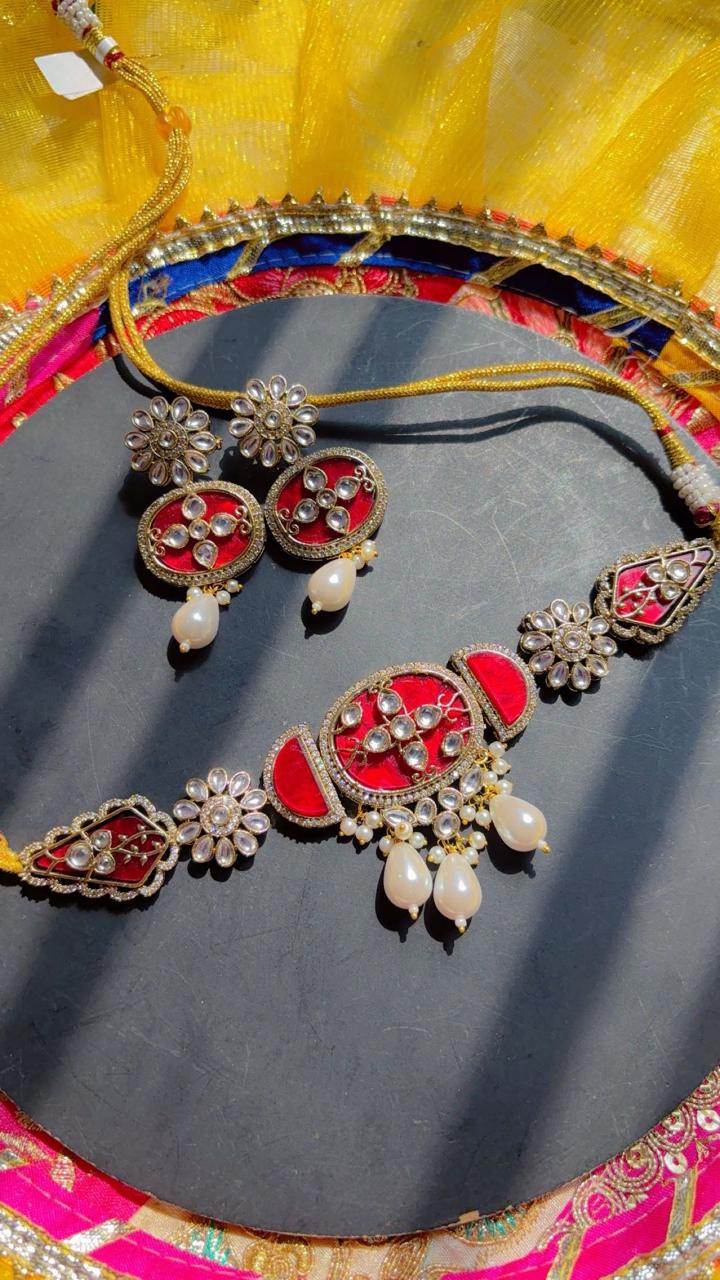 Amrapali MOP Choker Set