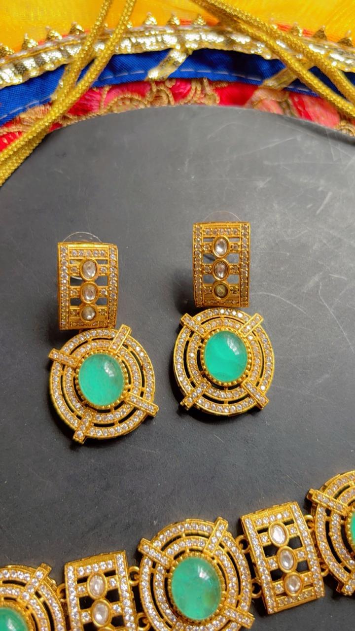 Zehra Emerald Choker Set