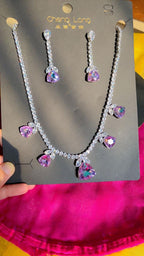 Aurora Kiss Necklace Set