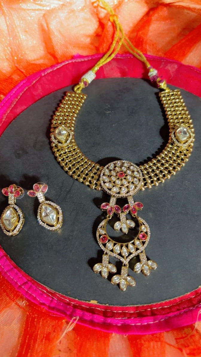 Noor – Antique Ruby Choker Set