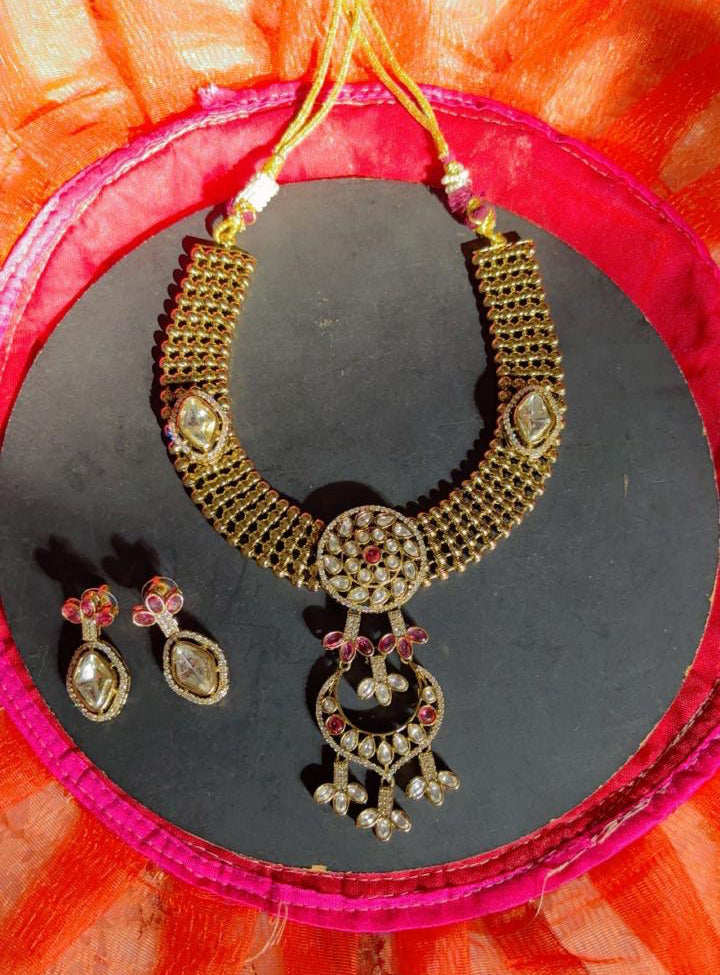 Noor – Antique Ruby Choker Set